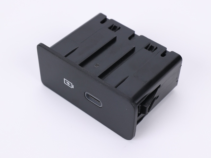 Car 18W charging USB box